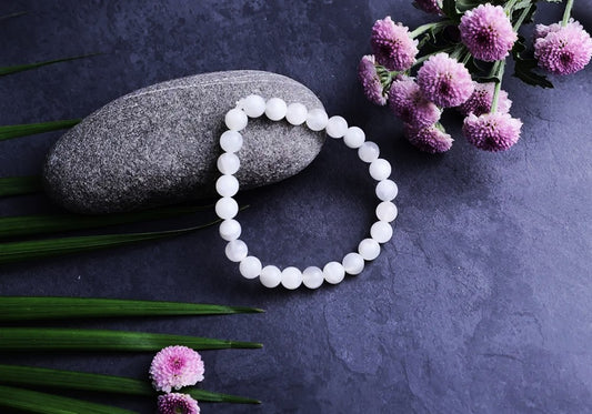 Moonstone Bracelet – Healing Crystal for Calmness, Intuition & Inner Balance